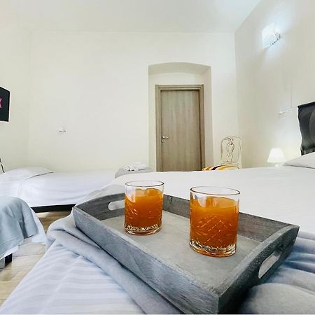Porta Palazzo 15 Min - Suite Con Netflix & Wi-Fi ตูริน ภายนอก รูปภาพ