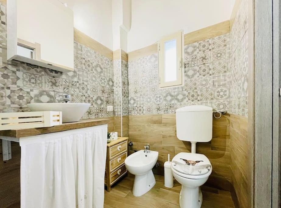 Porta Palazzo 15 Min - Suite Con Netflix & Wi-Fi ตูริน ภายนอก รูปภาพ