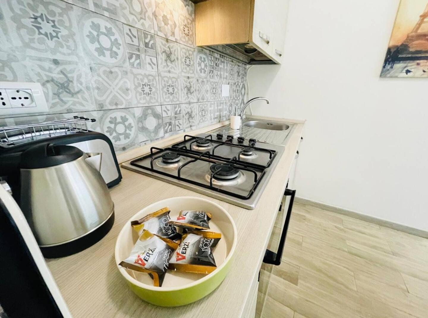 Porta Palazzo 15 Min - Suite Con Netflix & Wi-Fi ตูริน ภายนอก รูปภาพ